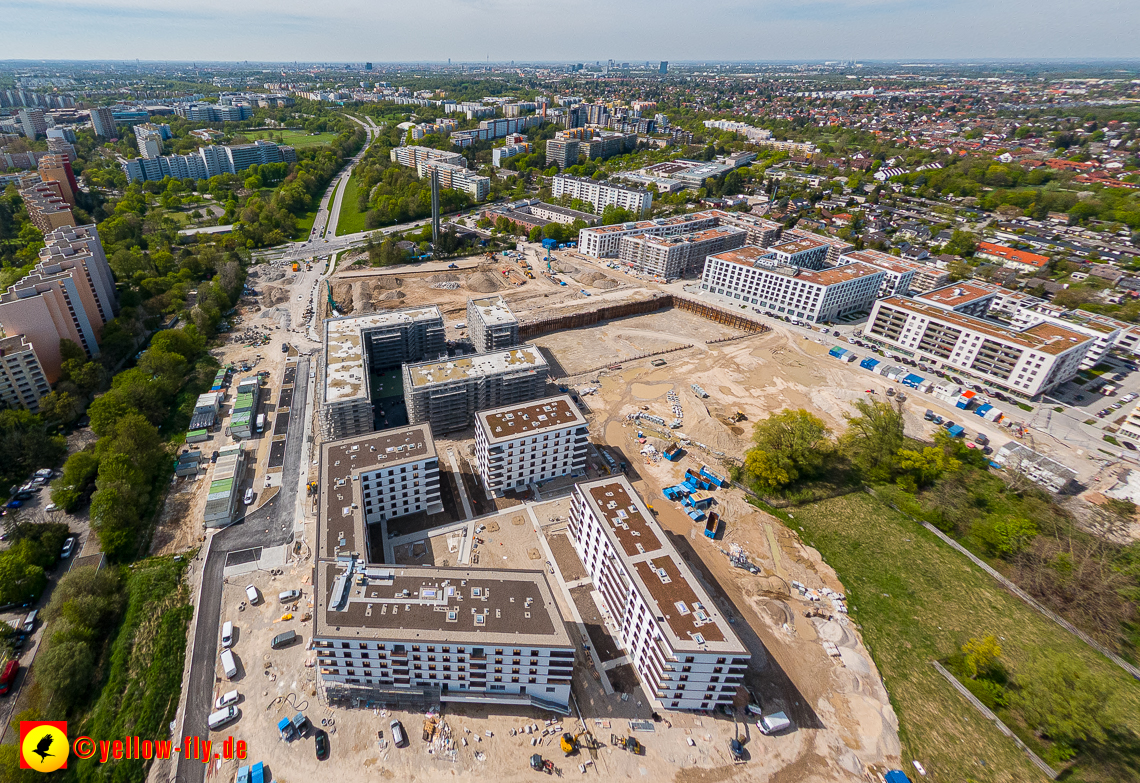 04.05.2023 - Luftbilder vom Alexisqaurtier und Pandion Verde in Neuperlach